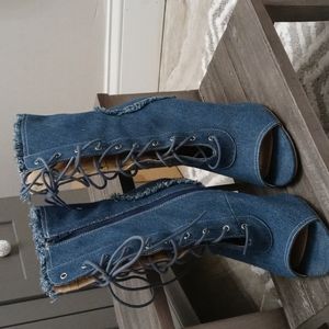 Peep Toe Medium Blue Jean mid-calf 4in stillettoes: smoke & pet free environment